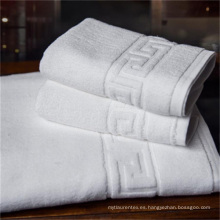 Tamaño personalizado Logo llano teñido 100% algodón Hotel Bath Towel